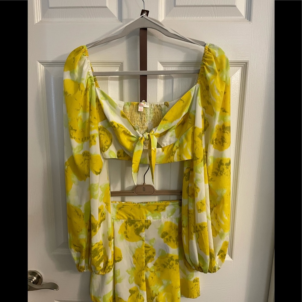 Short set size small